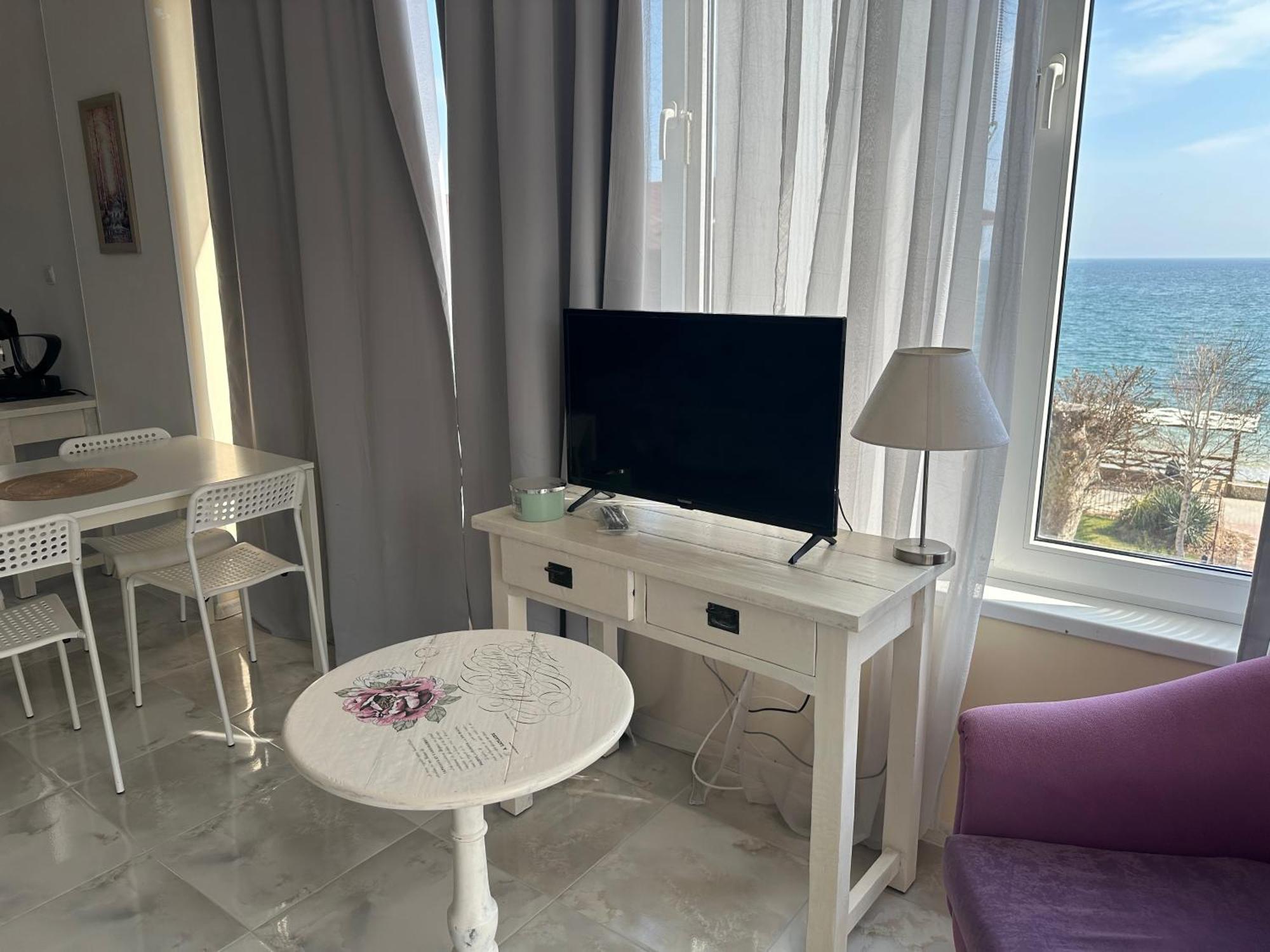 Oazis Sea View Apartment ラヴダ エクステリア 写真